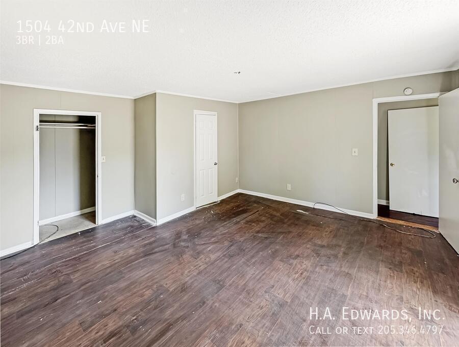 1504 42nd Ave NE property image