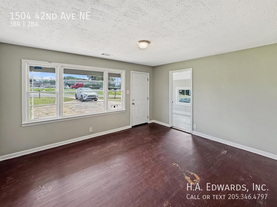 1504 42nd Ave NE property image