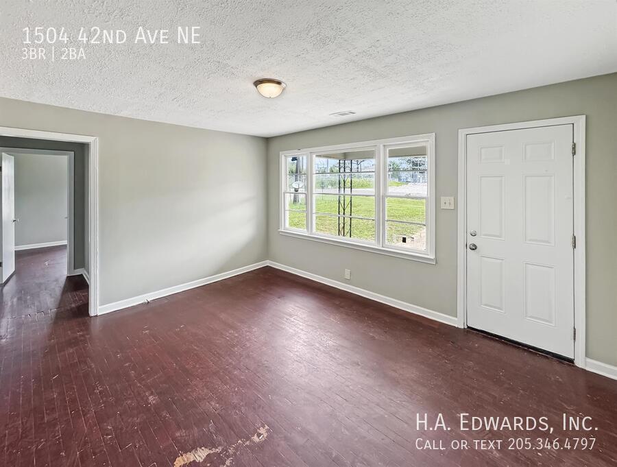 1504 42nd Ave NE property image
