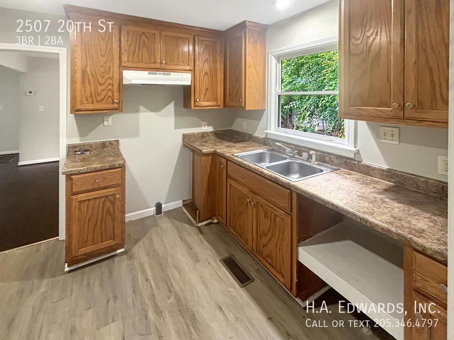 2507 20th St property image