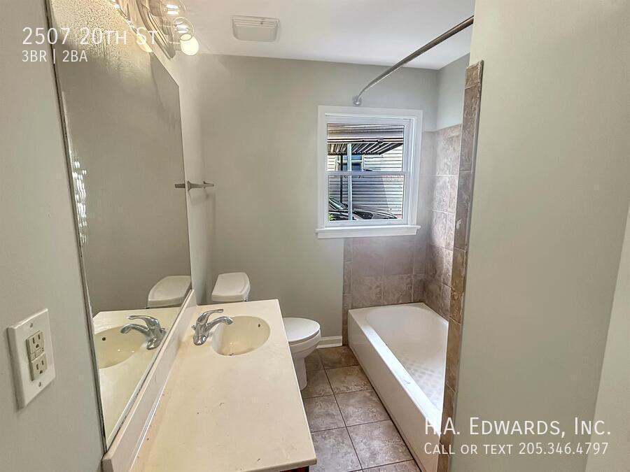 2507 20th St property image