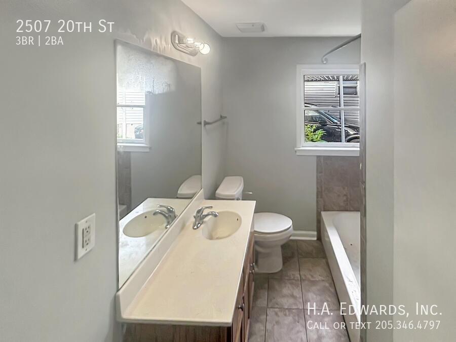 2507 20th St property image