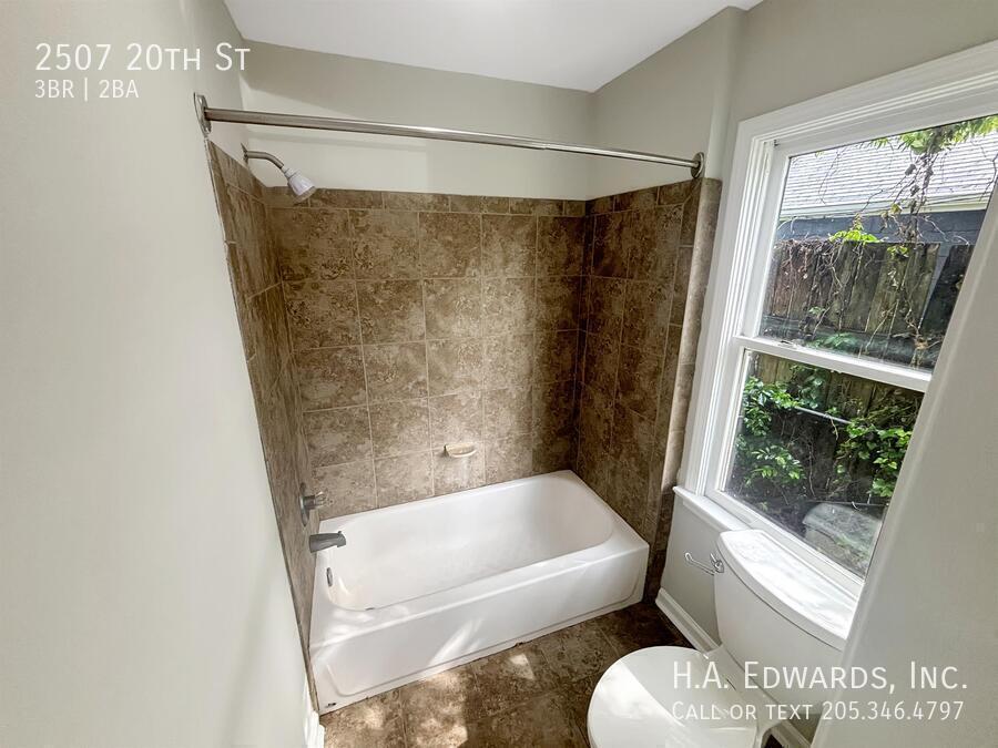 2507 20th St property image