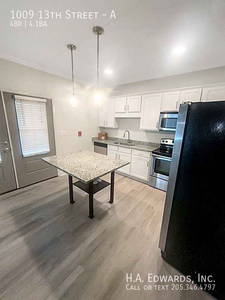 1009 13th Street property image