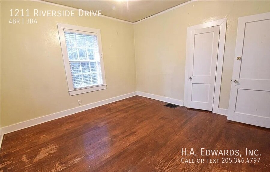 1211 Riverside Drive property image