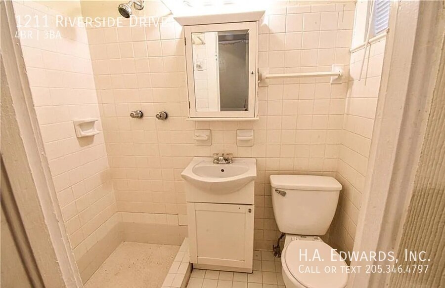 1211 Riverside Drive property image