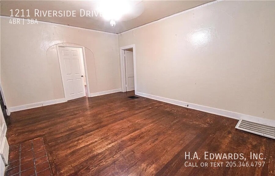 1211 Riverside Drive property image