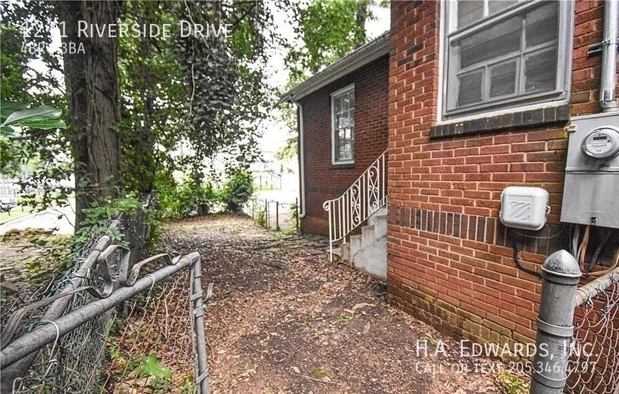 1211 Riverside Drive property image