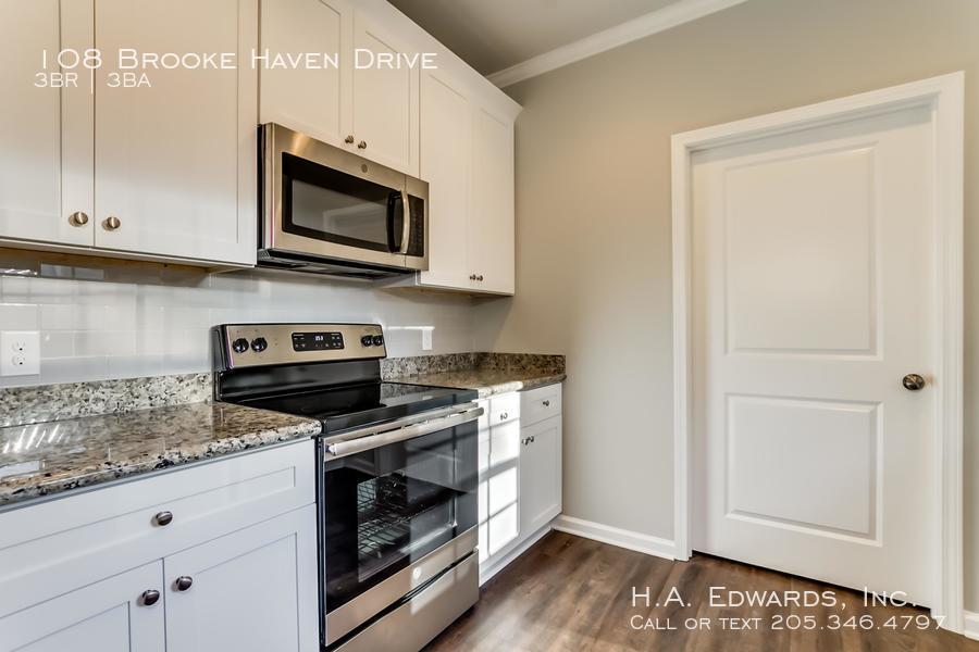 108 Brooke Haven property image