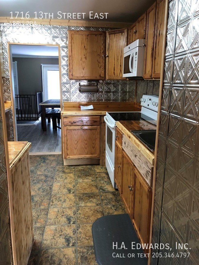 1716 13th Street East property image