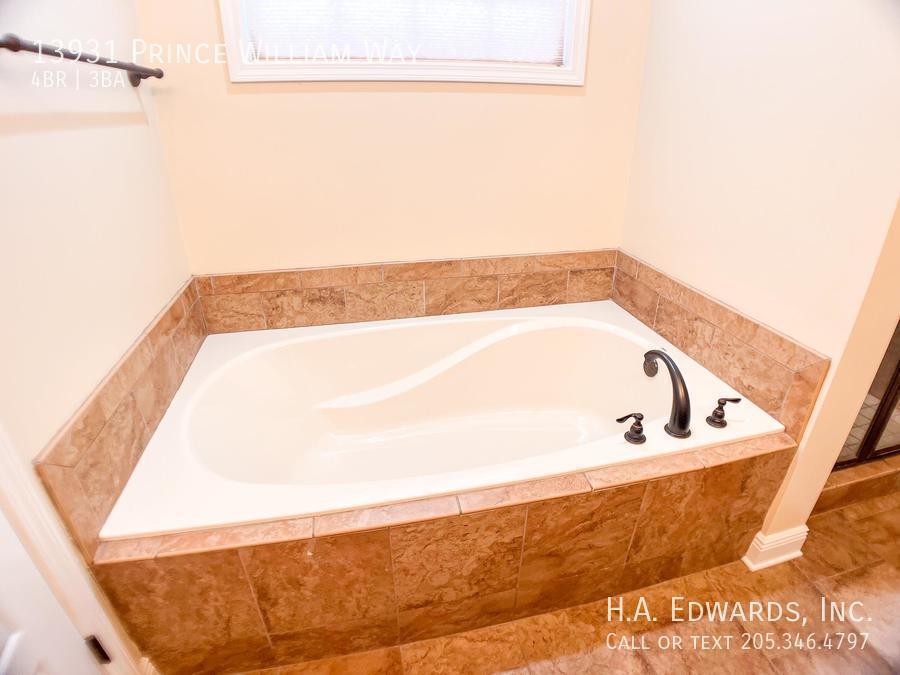 13931 Prince William Way property image