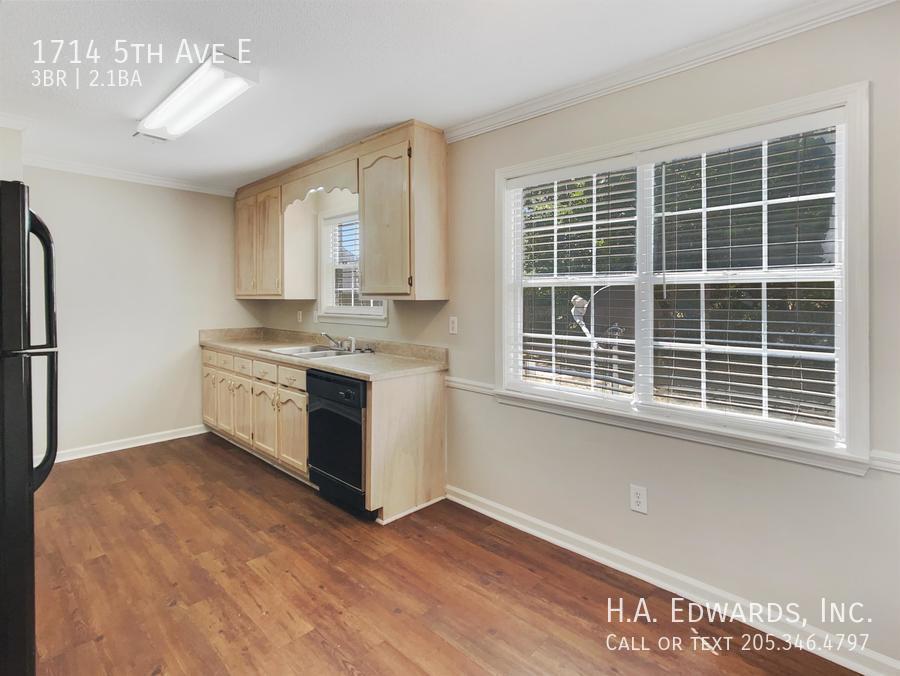 1714 5th Ave E property image