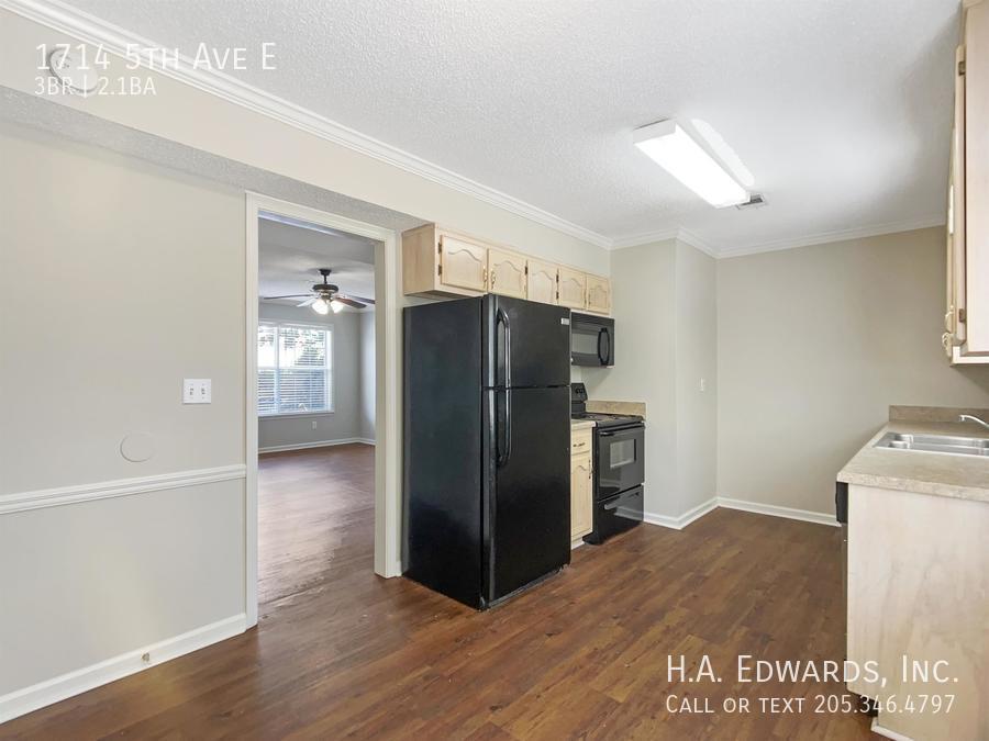 1714 5th Ave E property image