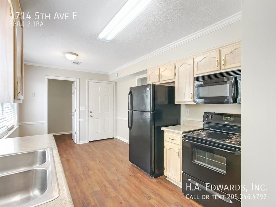 1714 5th Ave E property image