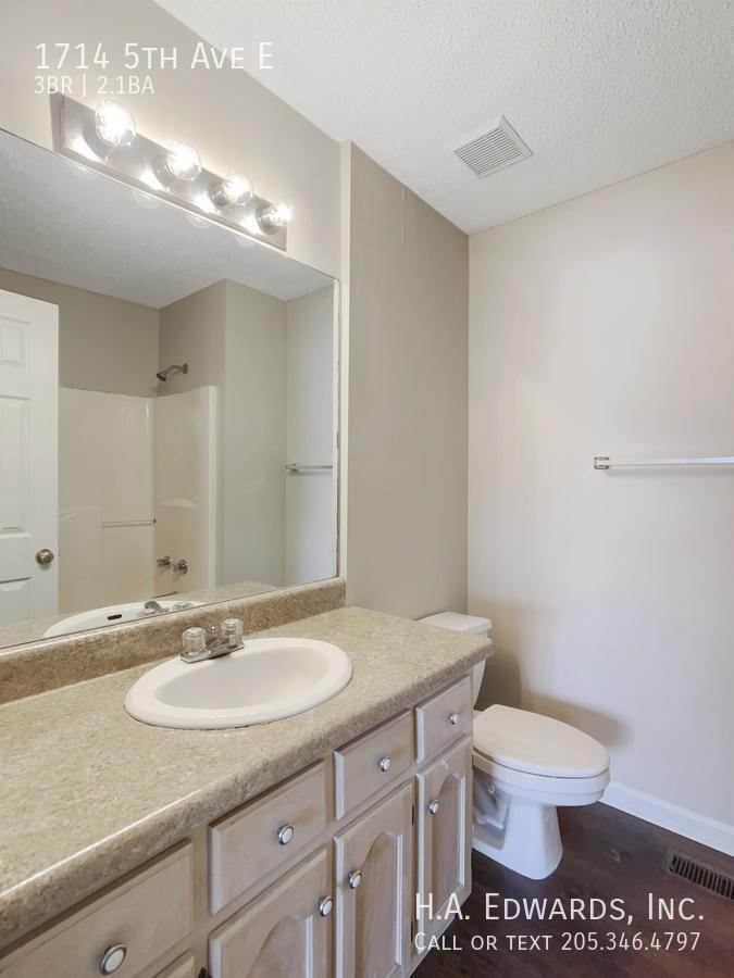 1714 5th Ave E property image