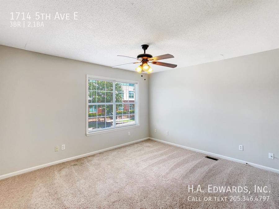 1714 5th Ave E property image